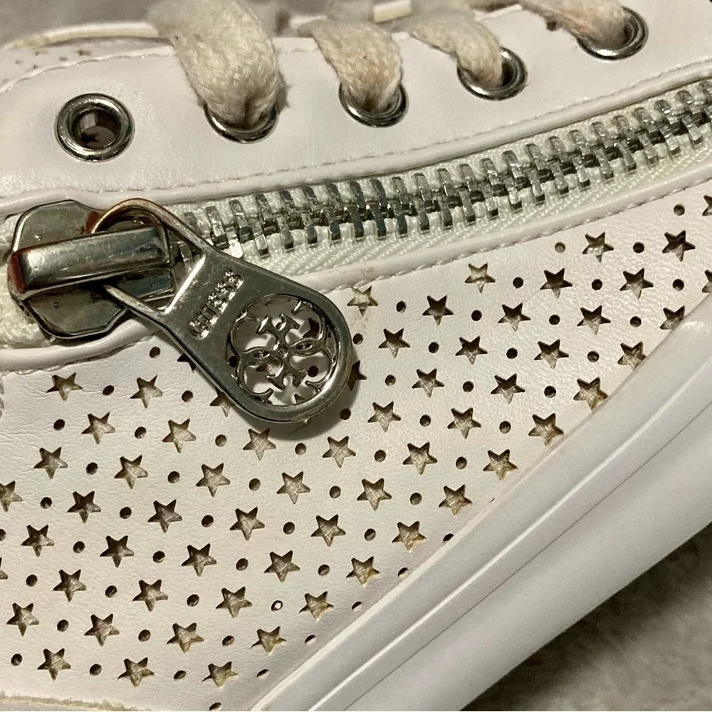 Guess Gianah White Star Perforated Lace Up Sneakers Chrome Zipper Size 7